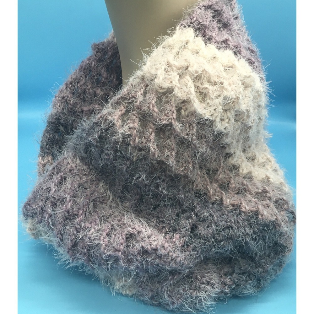 Hand Made infinity Scarf, 58% Acrylic 42% nylon. Soft warm and cuddly - Picture 3 of 5
